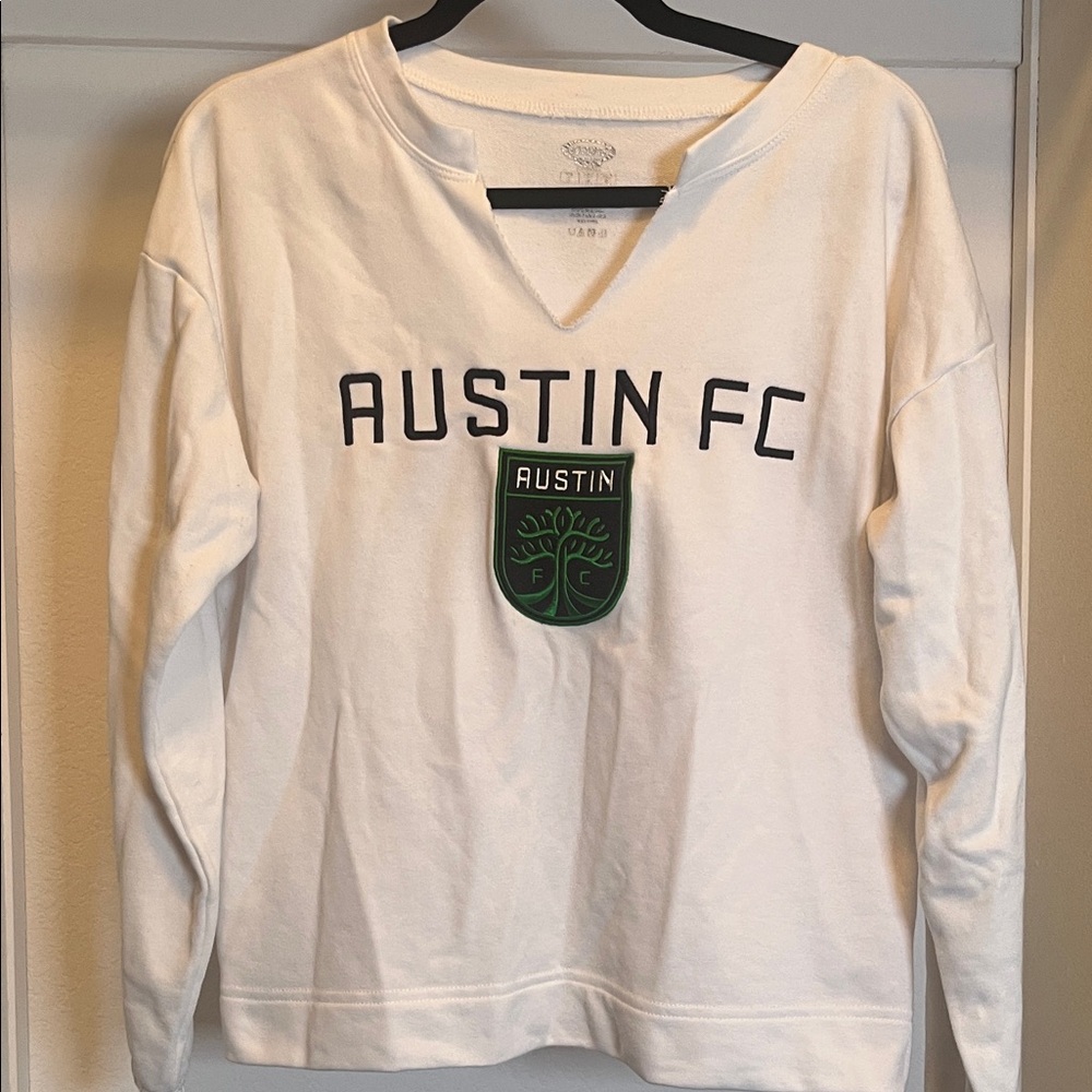 Austin FC Soccer embroidered patch women cropped white cotton sweater Large
